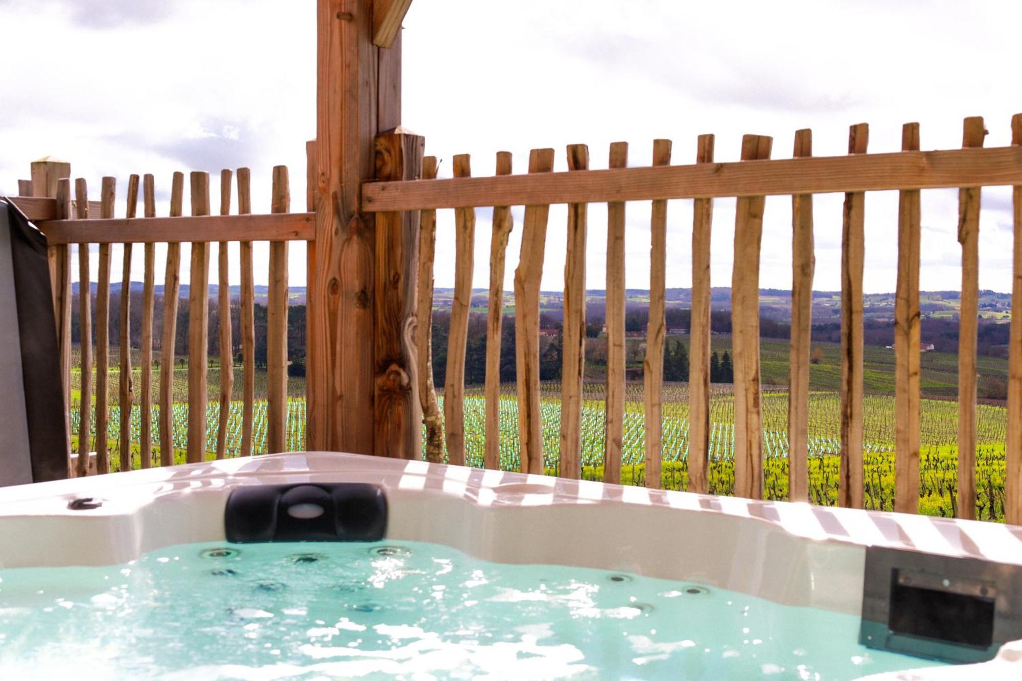 Le Domaine De La Tour Des Vents Bed & Breakfast แบร์เฌอรัก ภายนอก รูปภาพ