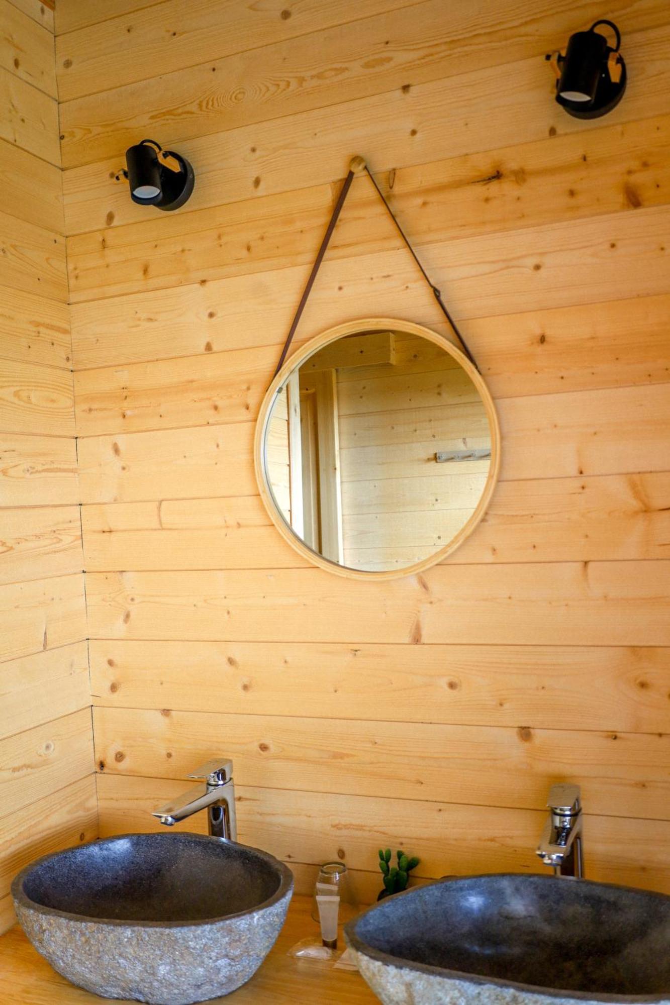 Le Domaine De La Tour Des Vents Bed & Breakfast แบร์เฌอรัก ภายนอก รูปภาพ
