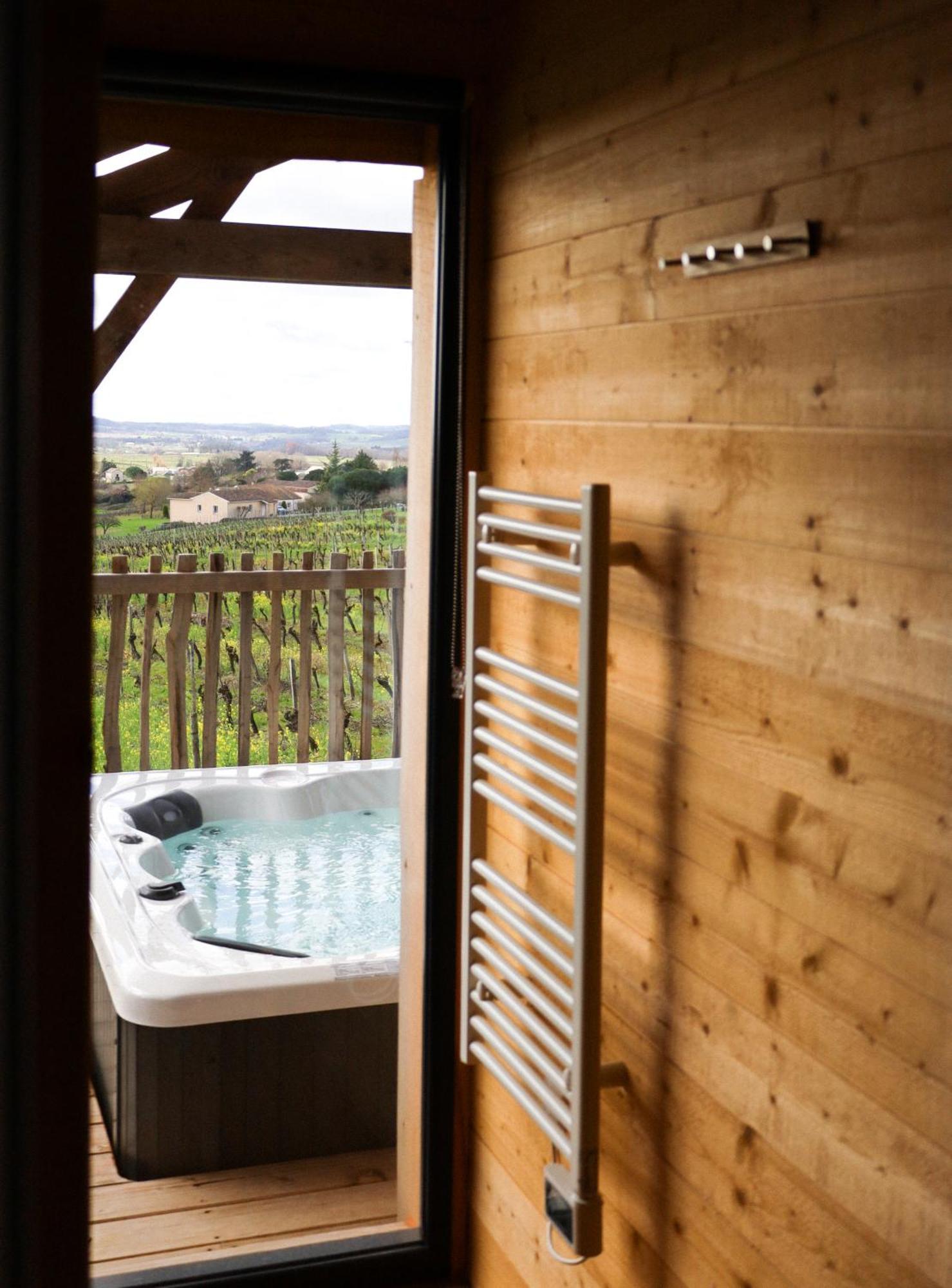 Le Domaine De La Tour Des Vents Bed & Breakfast แบร์เฌอรัก ภายนอก รูปภาพ