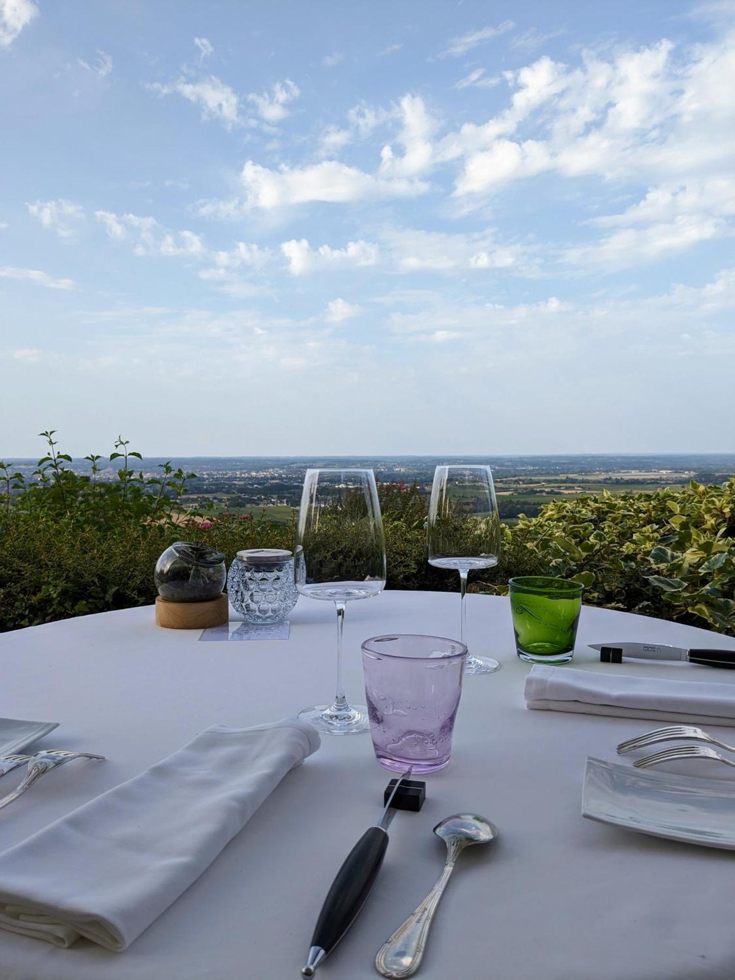 Le Domaine De La Tour Des Vents Bed & Breakfast แบร์เฌอรัก ภายนอก รูปภาพ